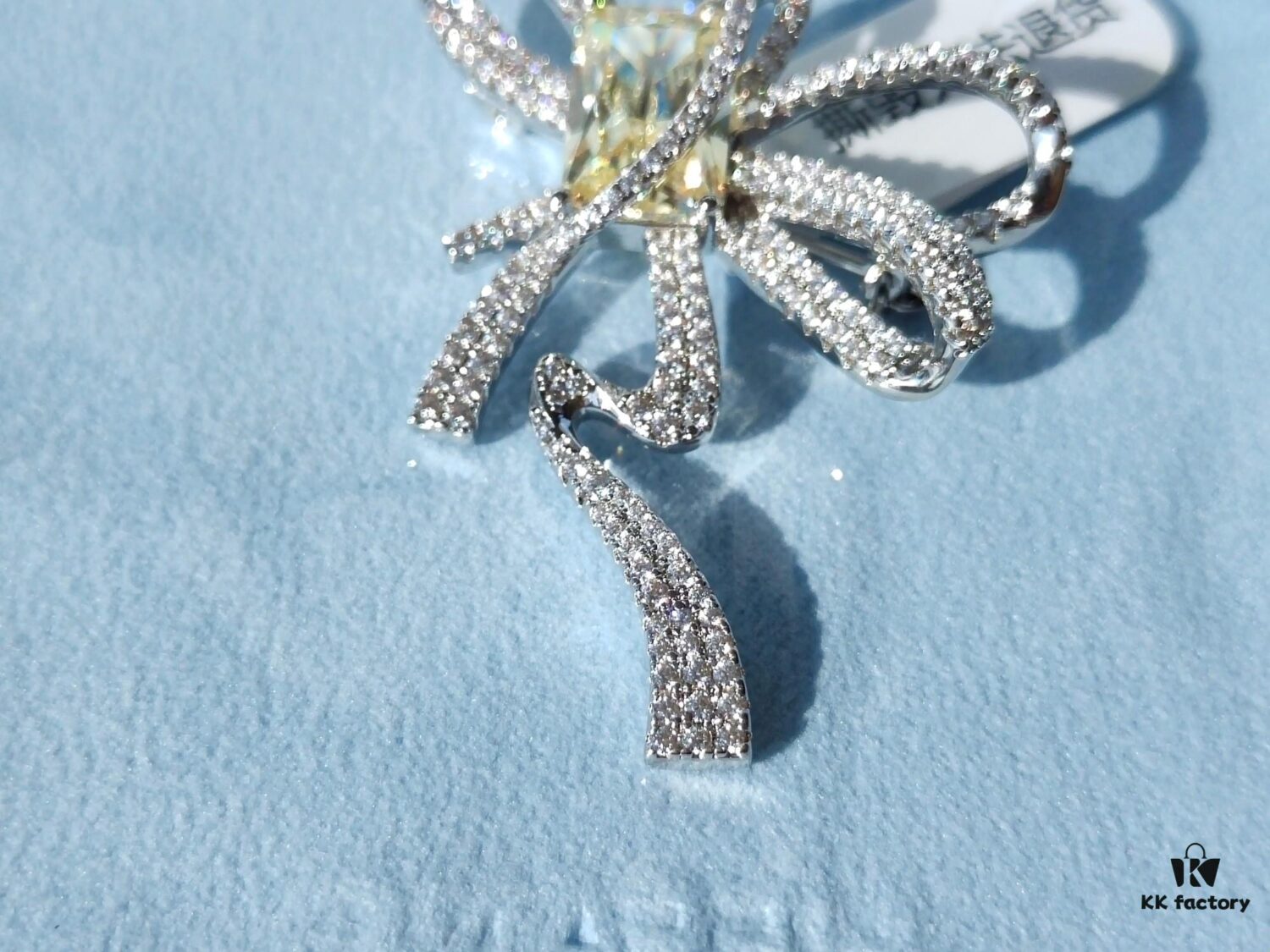 HEFANG Jewelry Brilliant Ribbon Brooch - 10th Anniversary Limited Edition