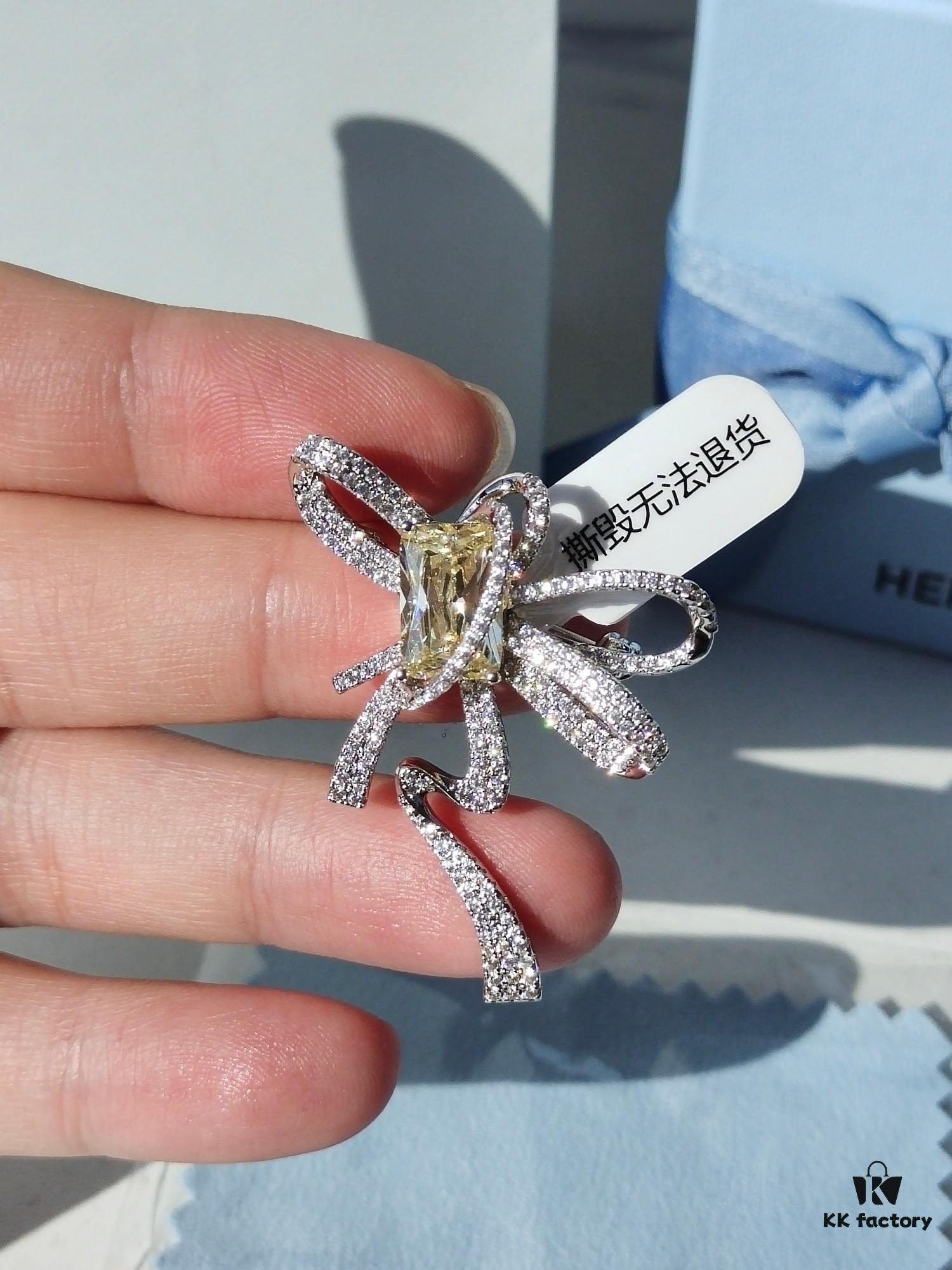 HEFANG Jewelry Brilliant Ribbon Brooch - 10th Anniversary Limited Edition