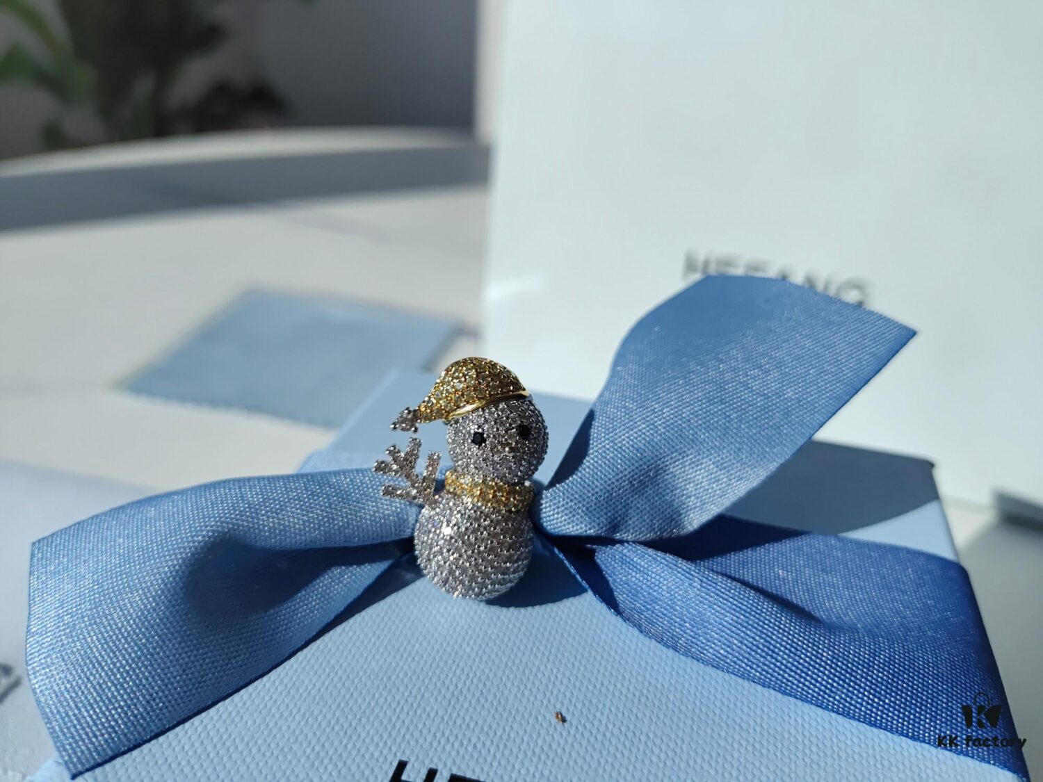 HEFANG Jewelry Gilded Snowman Brooch