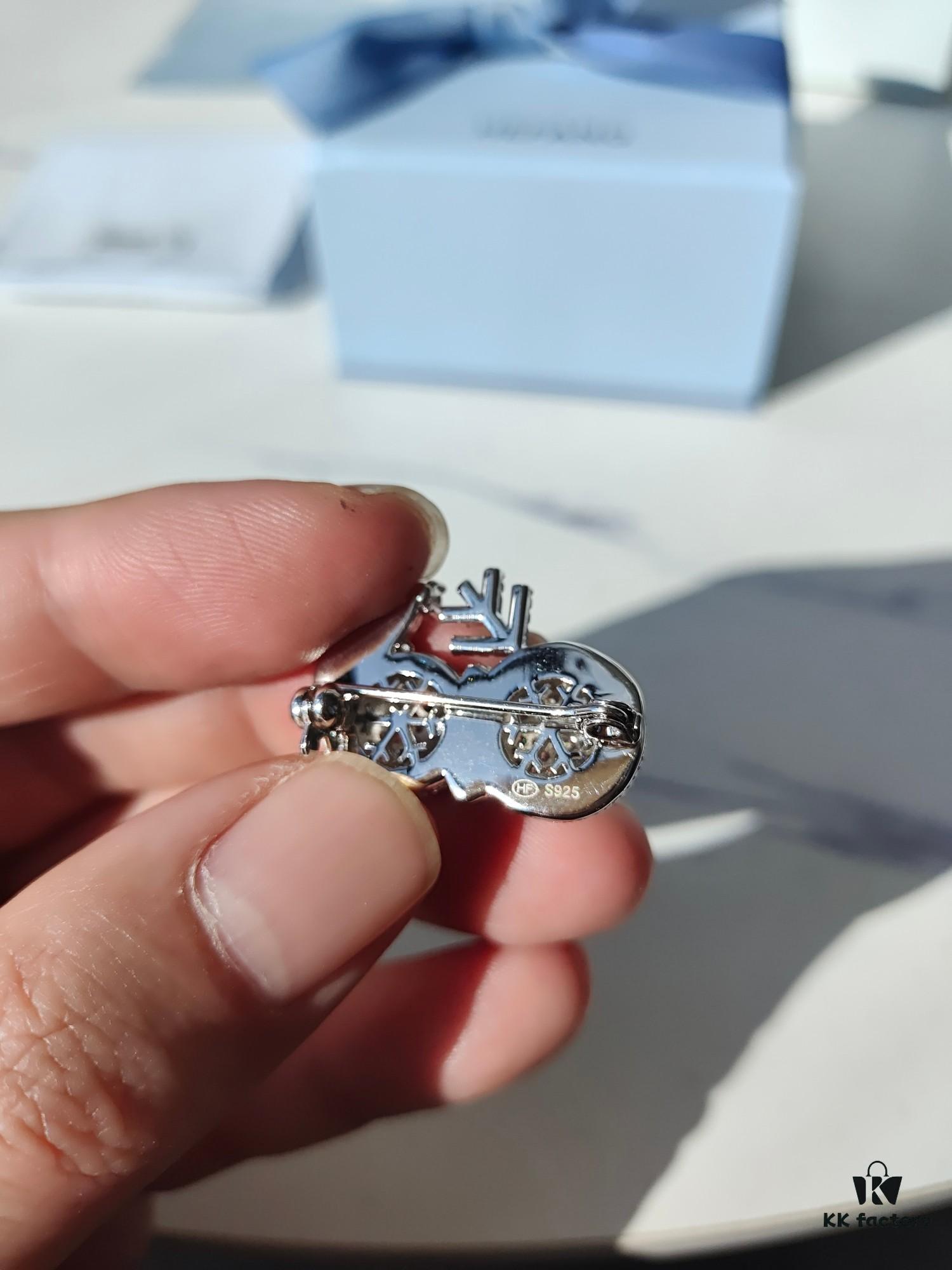 HEFANG Jewelry Gilded Snowman Brooch