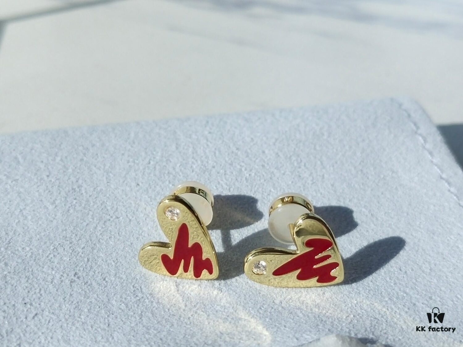 HEFANG Artistic Rabbit Love Heart Enamel Stud Earrings