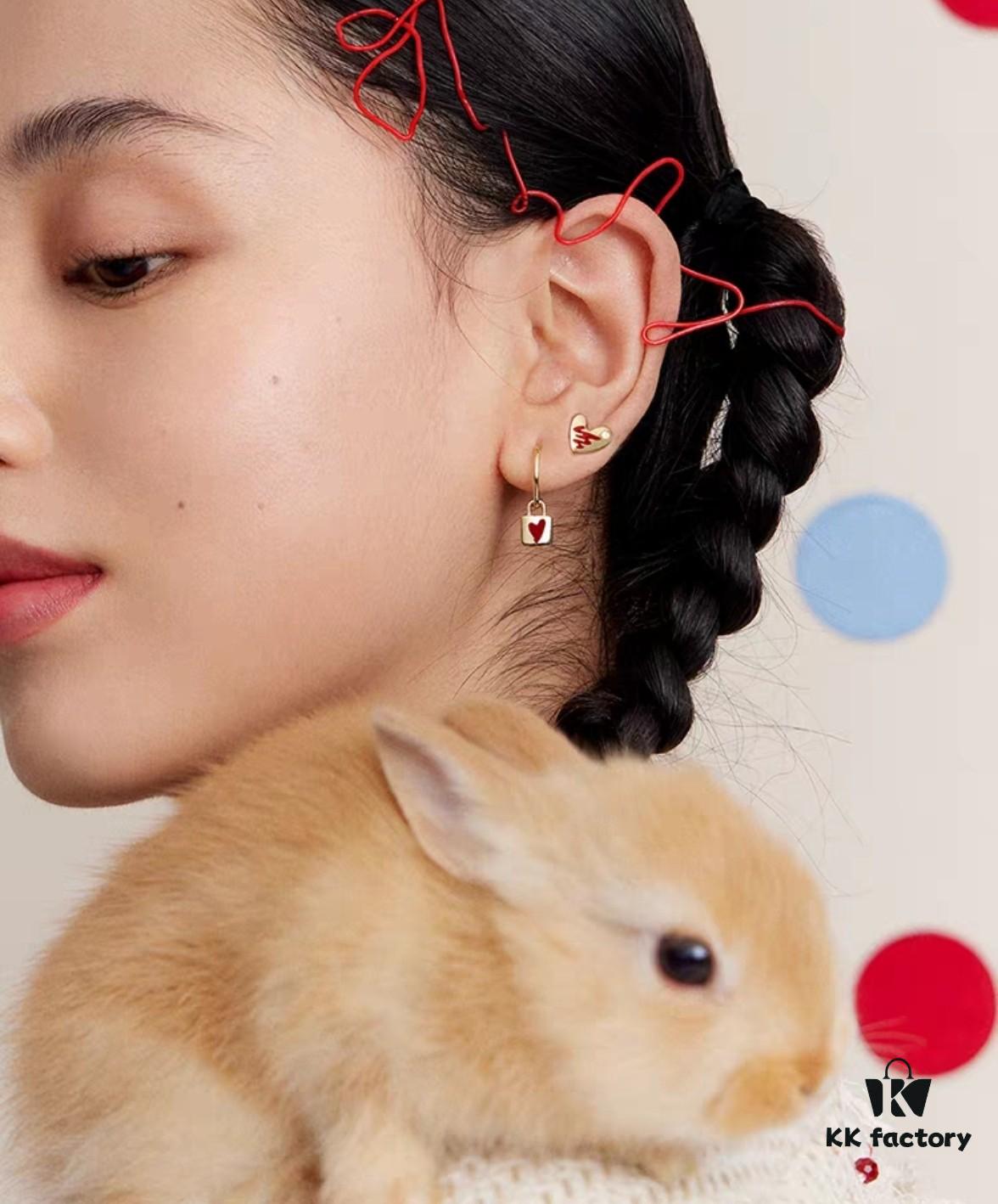 Rabbit Year New Arrival: He Fang Bide Tu Gao Bai Xiao Fang Lock Earrings