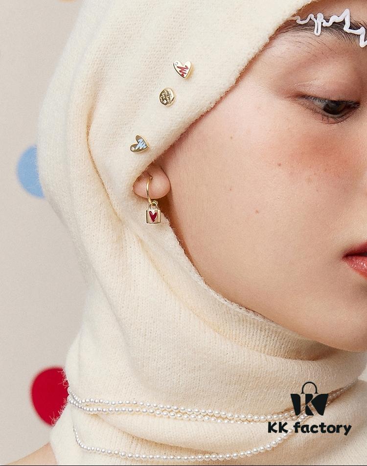 Rabbit Year New Arrival: He Fang Bide Tu Gao Bai Xiao Fang Lock Earrings