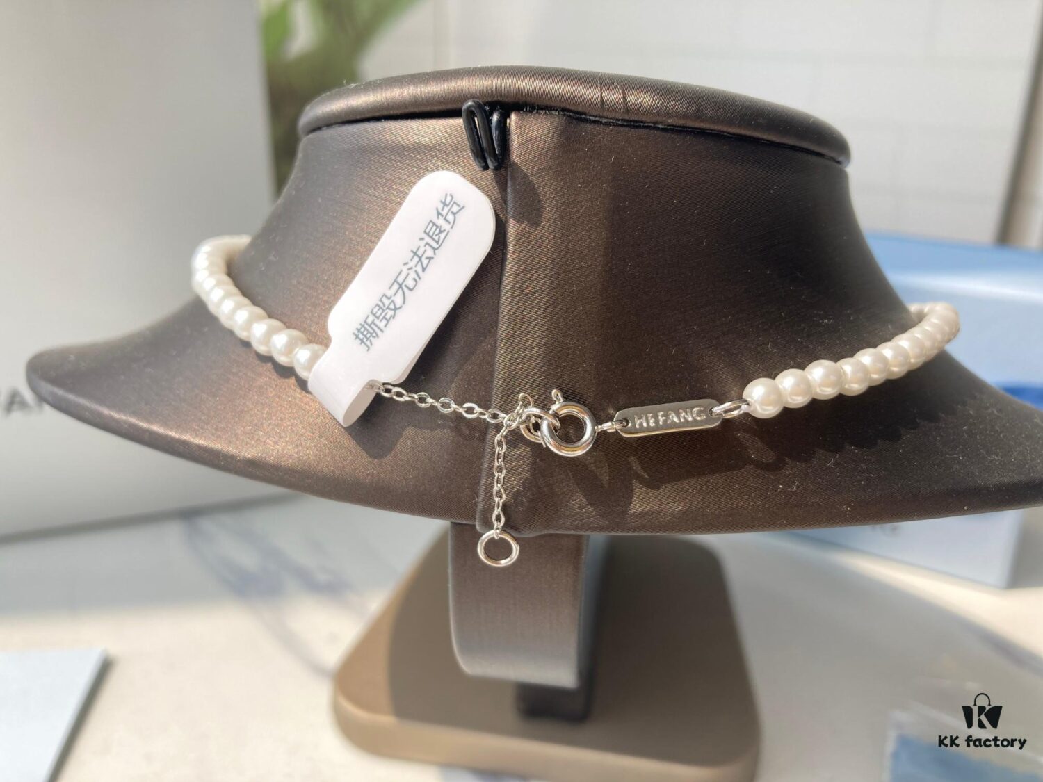 HEFANG Aurora Sugar Cube Short Necklace