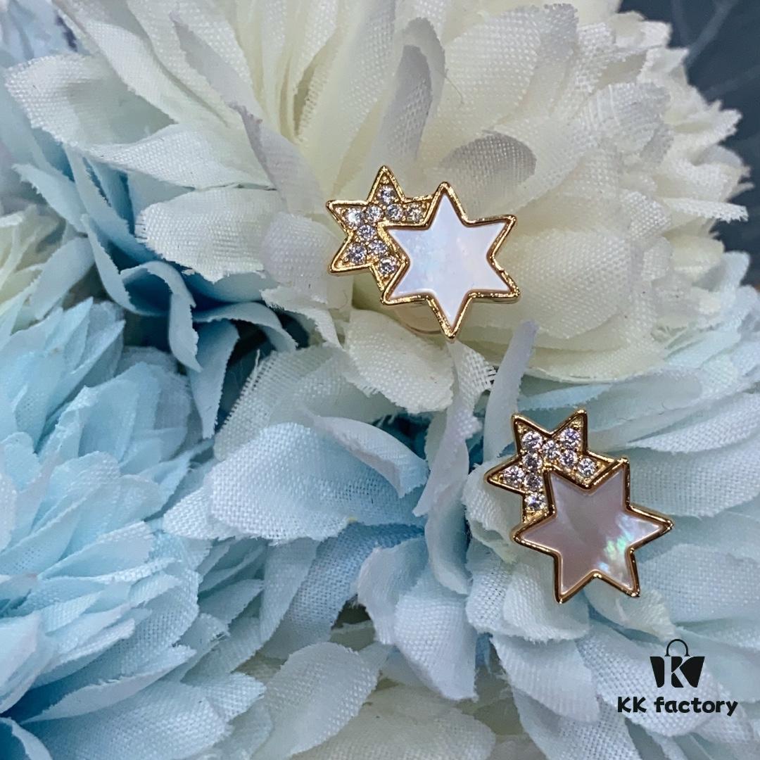 He Fang Liu Guang Twin Star Stud Earrings