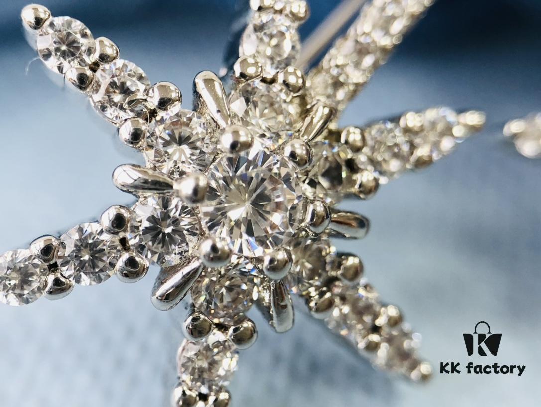 HEFANG / Drifting Snow Brooch 925 Silver Unique Sweater Collar Pin Accessory