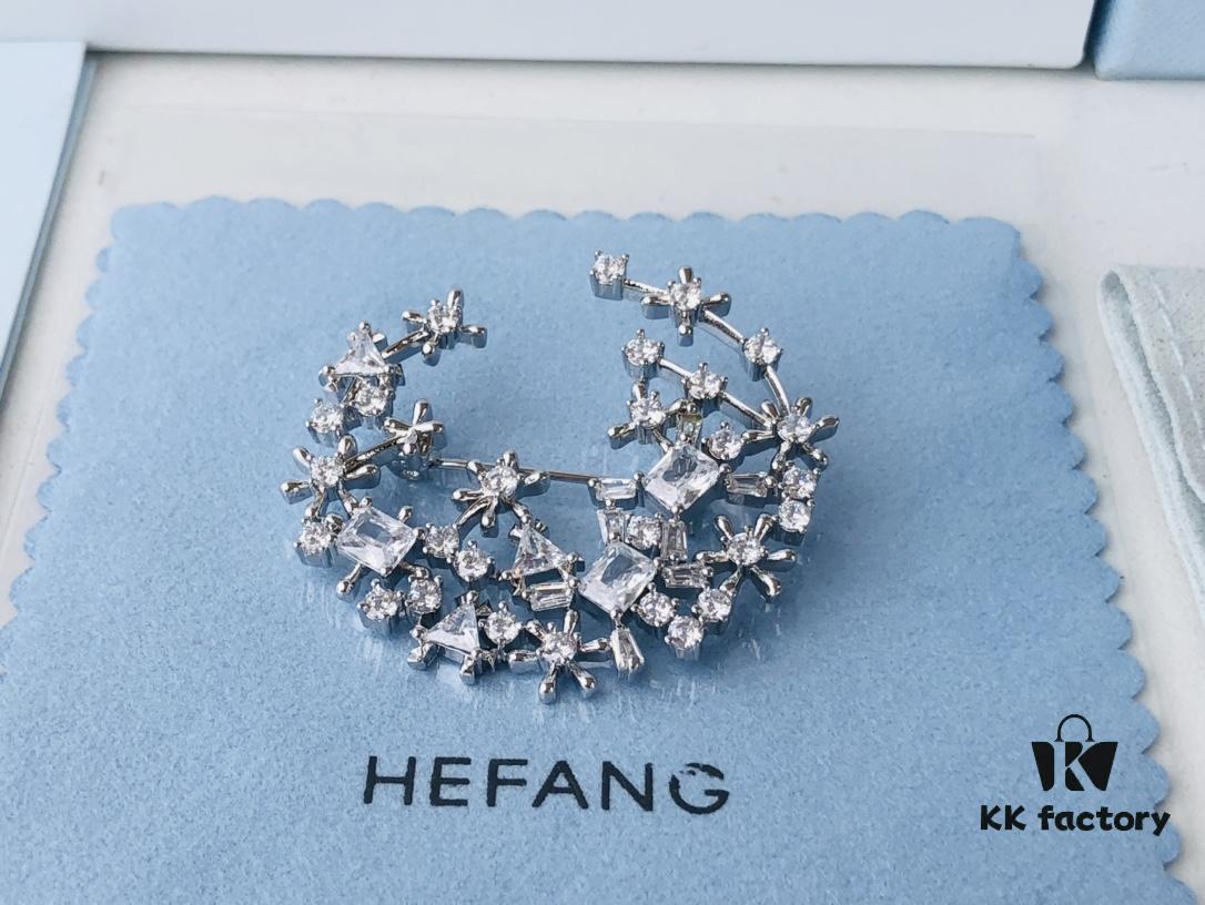 HEFANG Jewelry Snowfall Brooch – A Romantic Ode to the First Snowfall