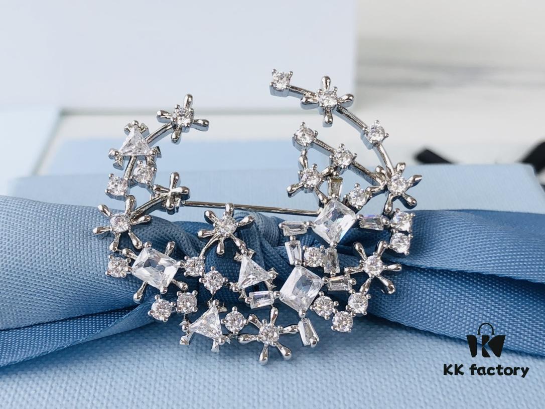 HEFANG Jewelry Snowfall Brooch – A Romantic Ode to the First Snowfall