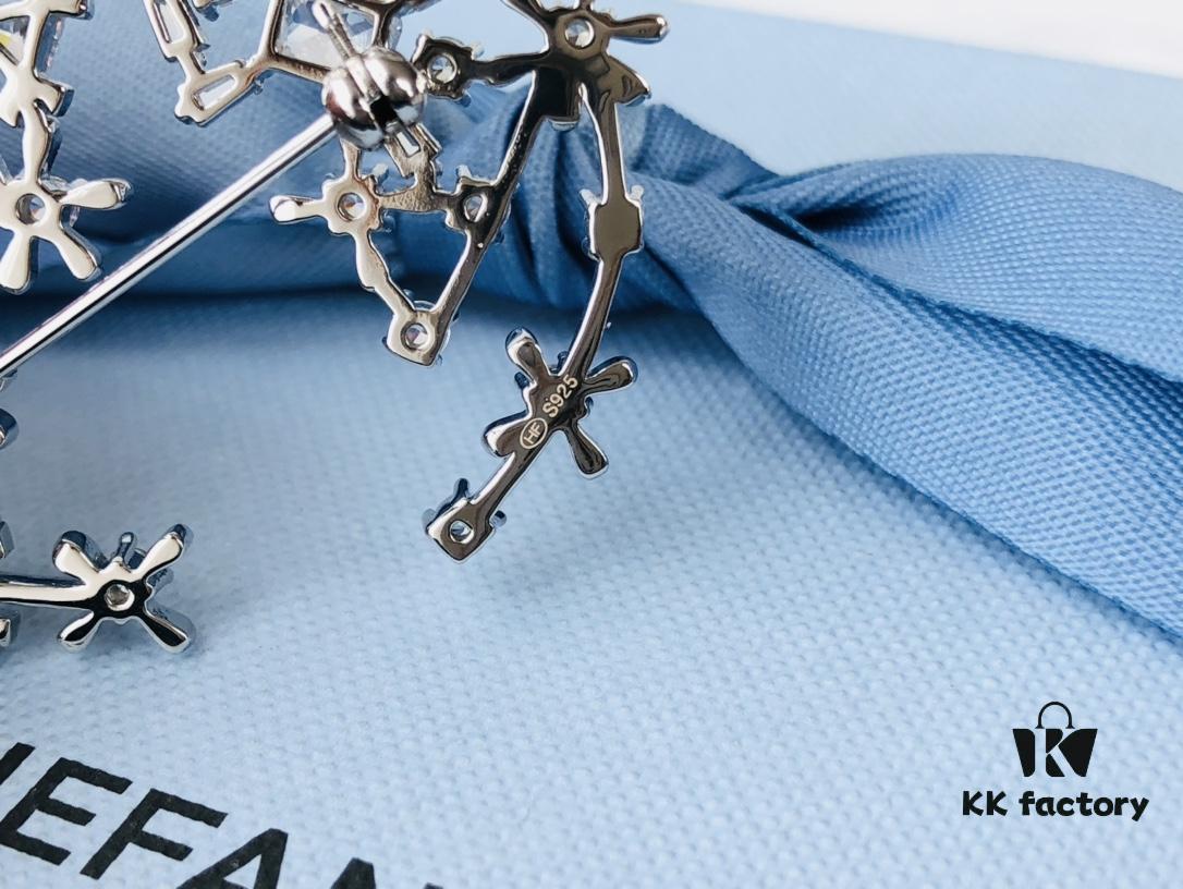 HEFANG Jewelry Snowfall Brooch – A Romantic Ode to the First Snowfall