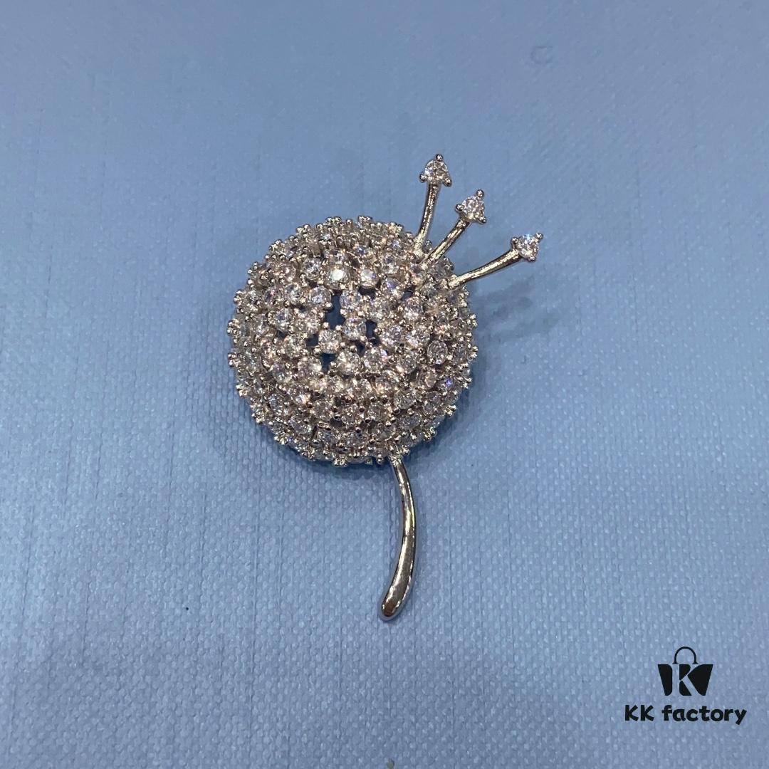 Dandelion Brooch by He Fang