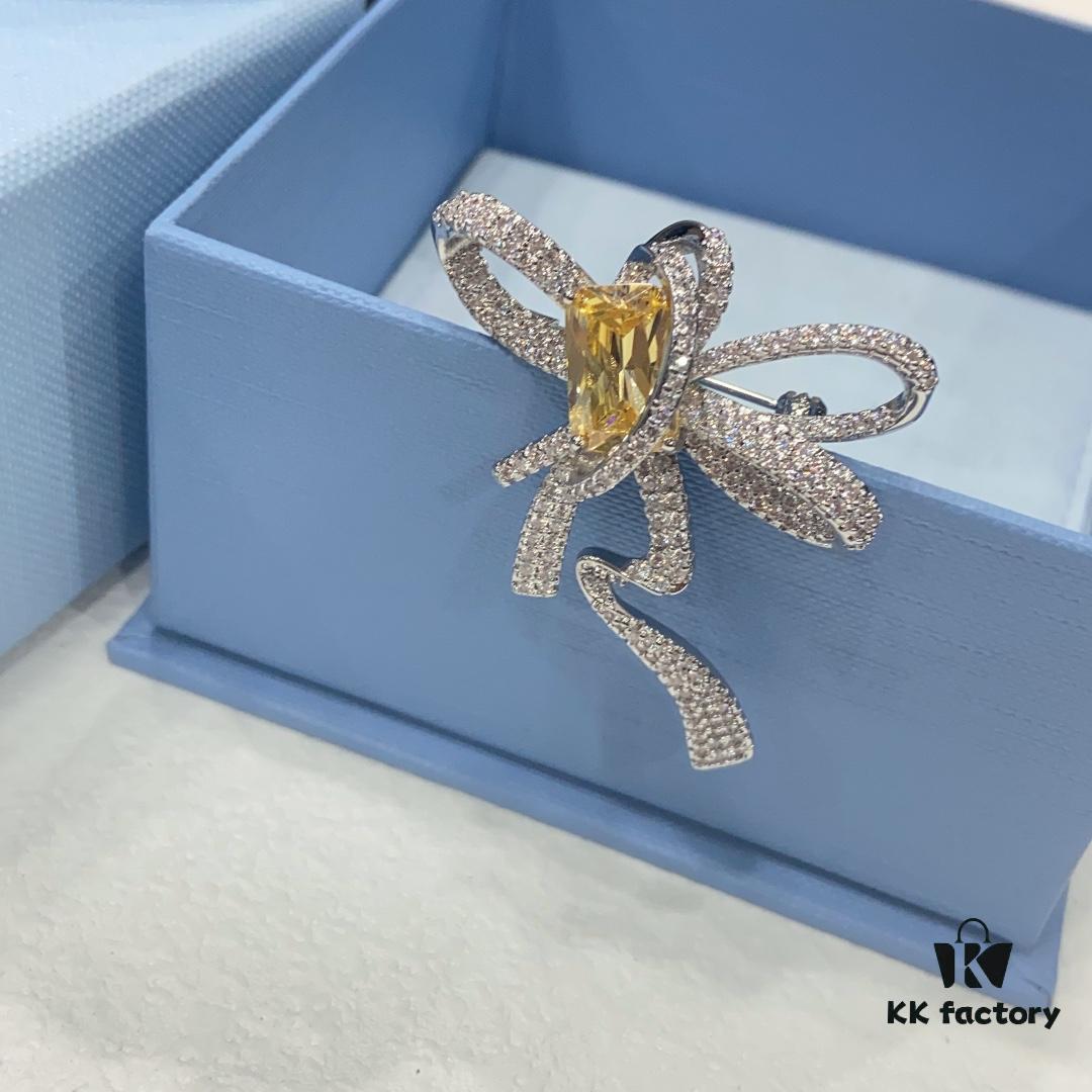 He Fang Jewelry Brilliant Draped Brooch, Elegant and Versatile Badge Pin for Women