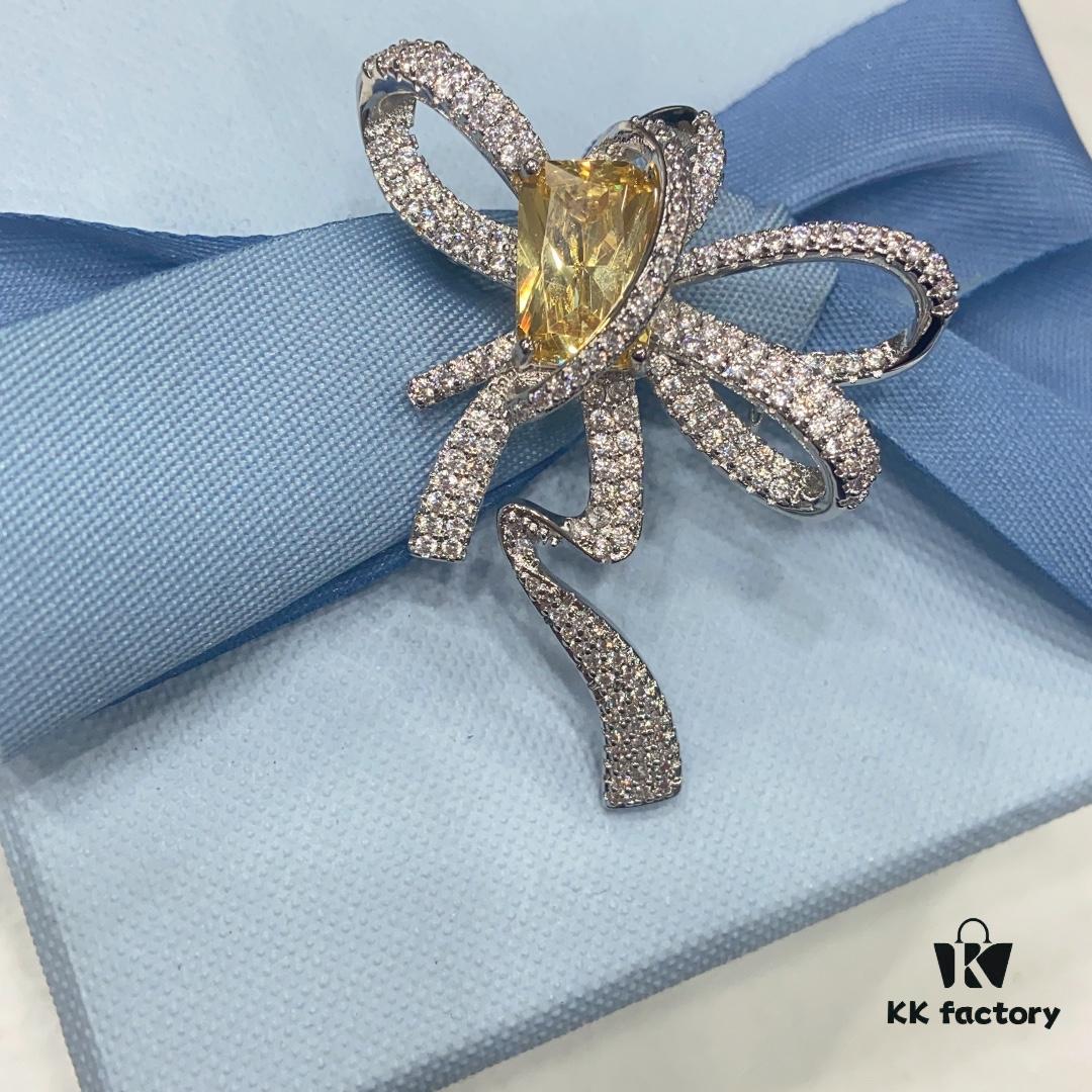 He Fang Jewelry Brilliant Draped Brooch, Elegant and Versatile Badge Pin for Women