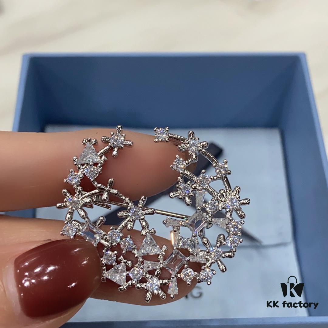 First Snow of He Fang Brooch