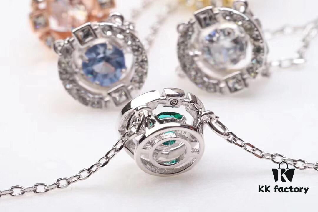 New Arrival ♥️ Swarovski Dancing Heart Pendant Necklace in Green - 6 Colors Available! In Stock