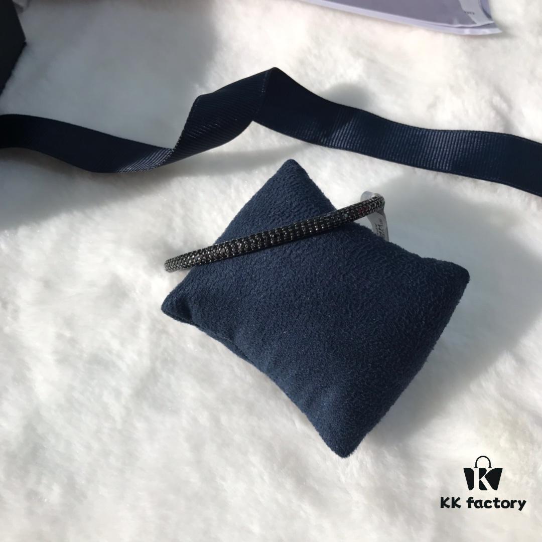 APM Monaco Rhinestone Bracelet, Minimalist Fashionable and Versatile Design, Perfect Gift for Girlfriend or Lover, Essential Daily Accessory