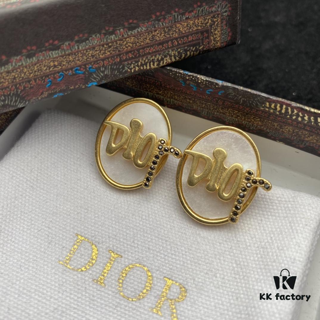 Dior New Model Letter Mother-of-Pearl Diamond-Inlaid Elegant Vintage Stud Earrings
