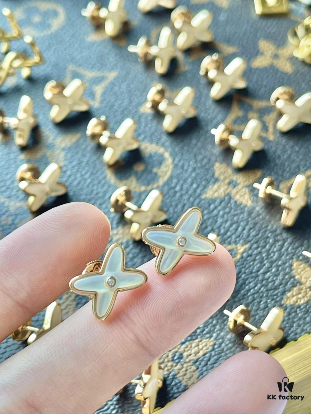 Shangmei Cross Stud Earrings