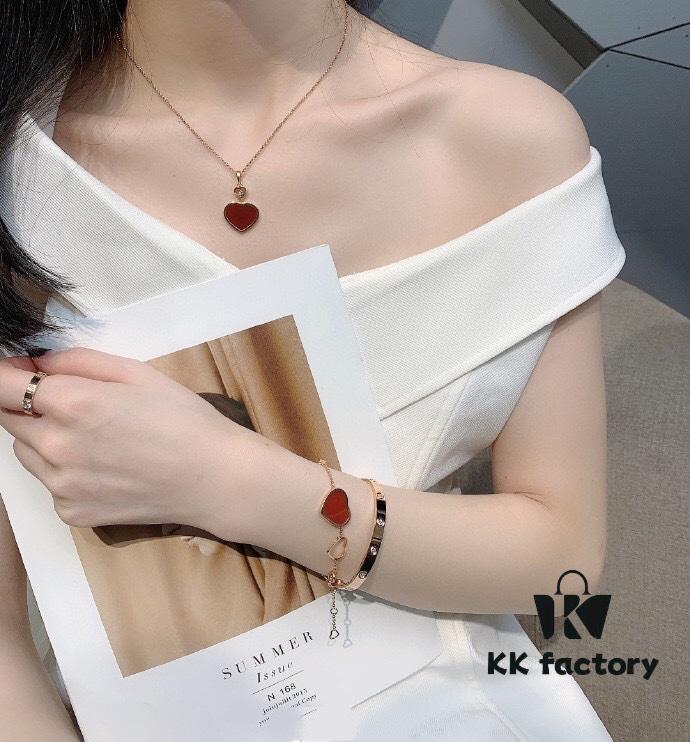 Reference Image for Necklace and Bracelet Wearing