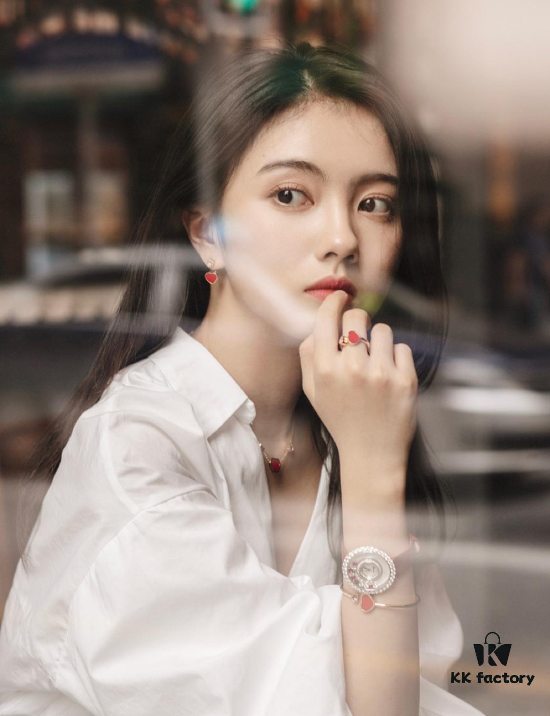 Wearing Photo ❤️ The same necklace and bracelet as the model are available in stock