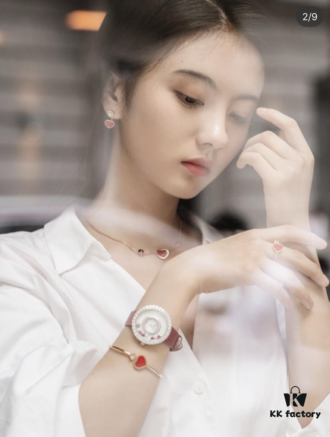 Wearing Photo ❤️ The same necklace and bracelet as the model are available in stock