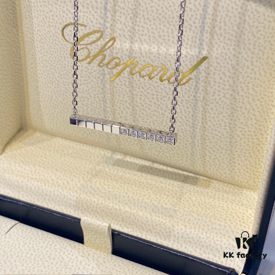 Chopard Ice Cube Collection Geometric Necklace, Celebrity-Recommended Style, Exclusive Design