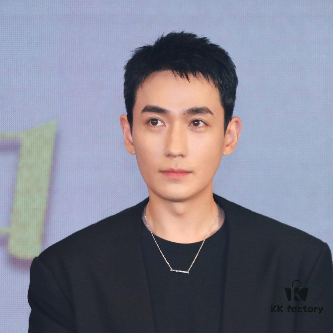 Chopard Ice Cube Series Recommended by Celebrities such as Zhu Yilong, Ren Jialun, Wang Yuan, and Angela Ohlala