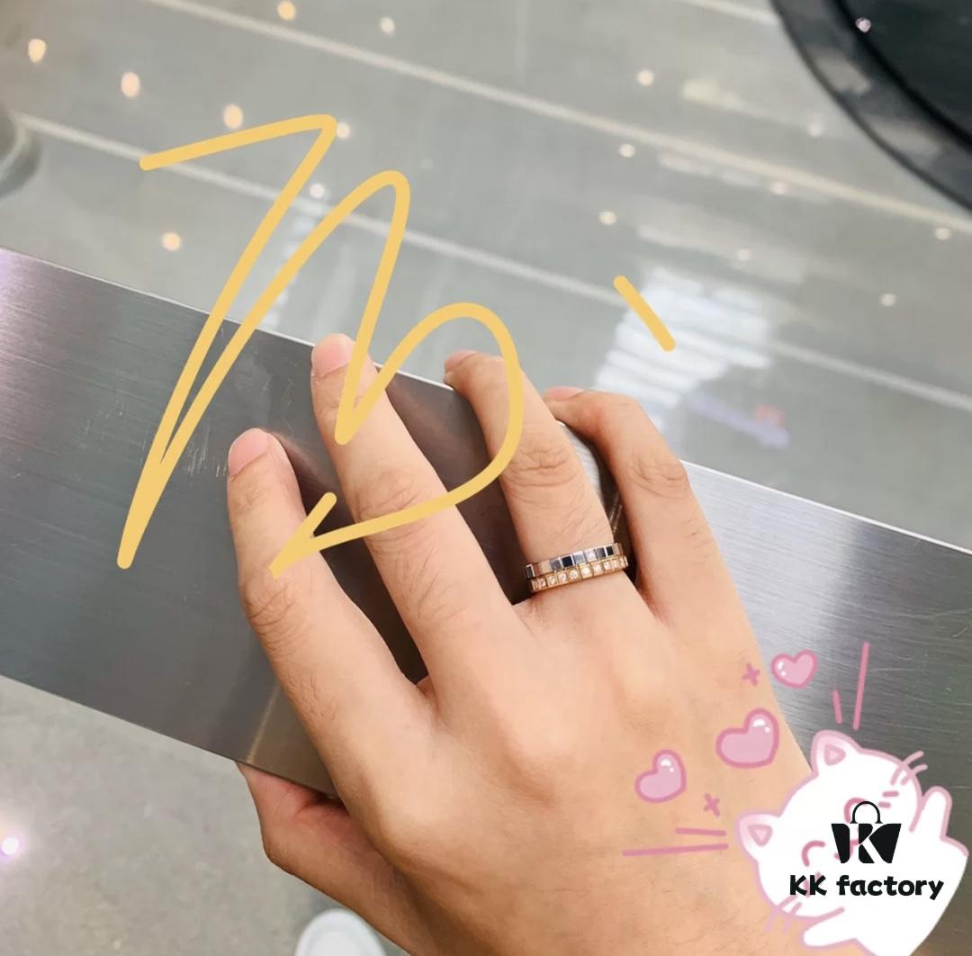 Stylish Ice Cube Ring – A Modern Symbol of Independent Women