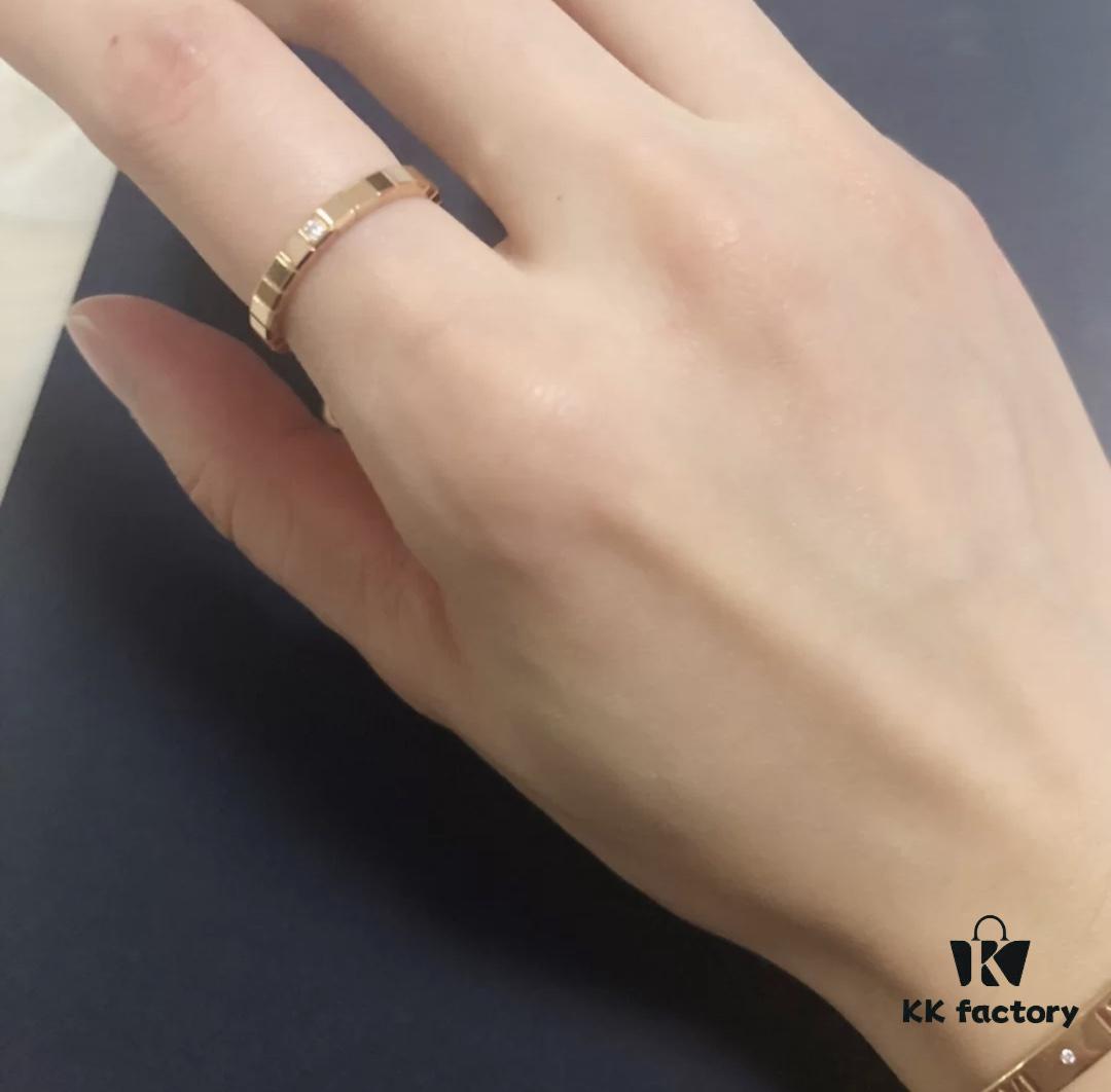 Stylish Ice Cube Ring – A Modern Symbol of Independent Women