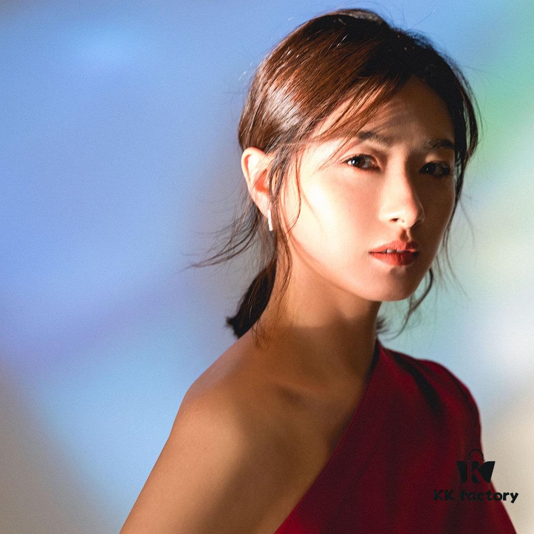 Celebrity and Instagram Influencer Lookbook Reference, Xiao's Ice Cube Series, Ice Block Earrings, Understated Yet Sophisticated Jewelry with Style and Taste