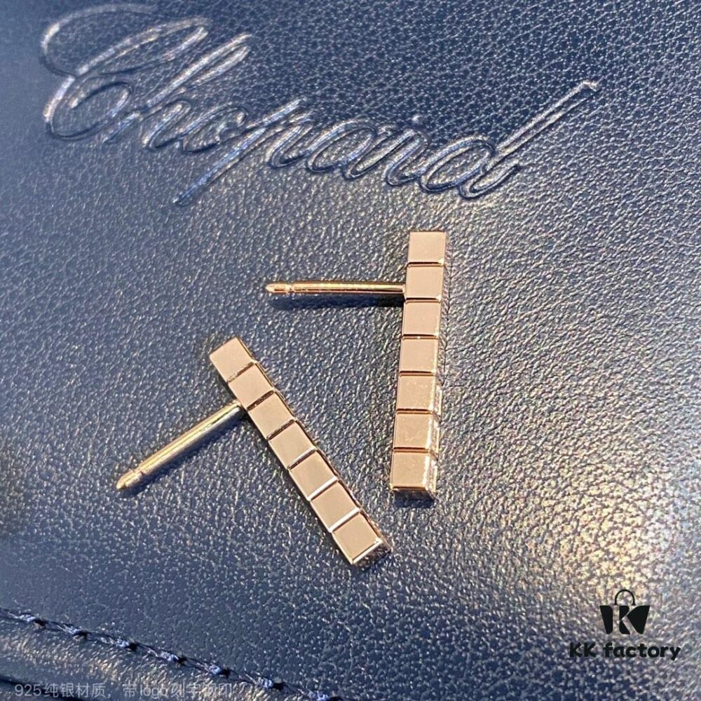 New Arrival, Chopard Ice Cube Series Ear Studs – Exquisitely Crafted CNC-Engraved Design in White and Rose Gold with Multi-Faceted 'Ice Cube' Detailing
