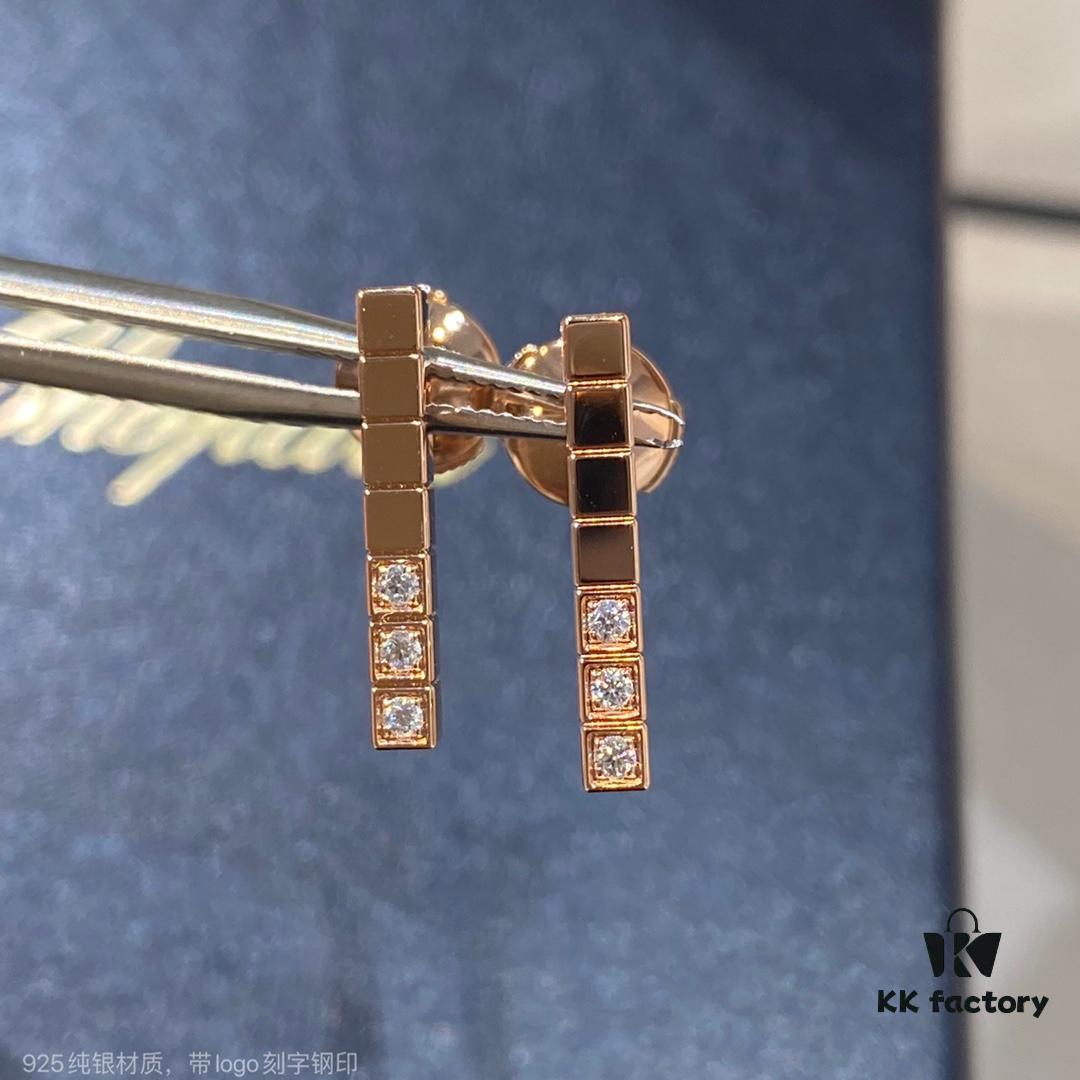 New Arrival, Chopard Ice Cube Series Ear Studs – Exquisitely Crafted CNC-Engraved Design in White and Rose Gold with Multi-Faceted 'Ice Cube' Detailing