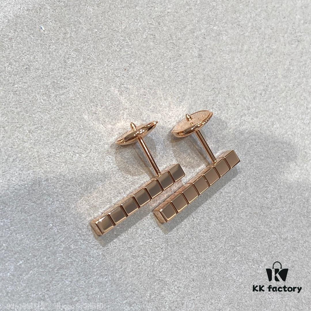 New Arrival, Chopard Ice Cube Series Ear Studs – Exquisitely Crafted CNC-Engraved Design in White and Rose Gold with Multi-Faceted 'Ice Cube' Detailing