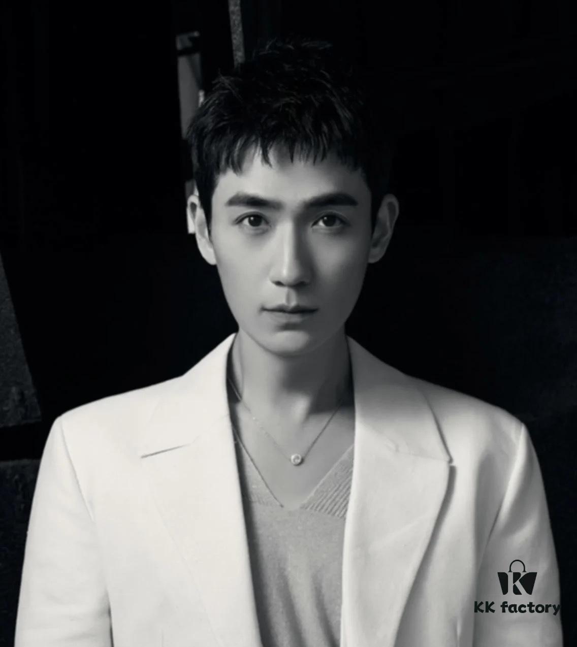 Chopard Necklace: Luck and the Brand's Iconic Moving Diamonds, 18K Rose Gold, Original Logo, Authentic Tag, Adjustable Length