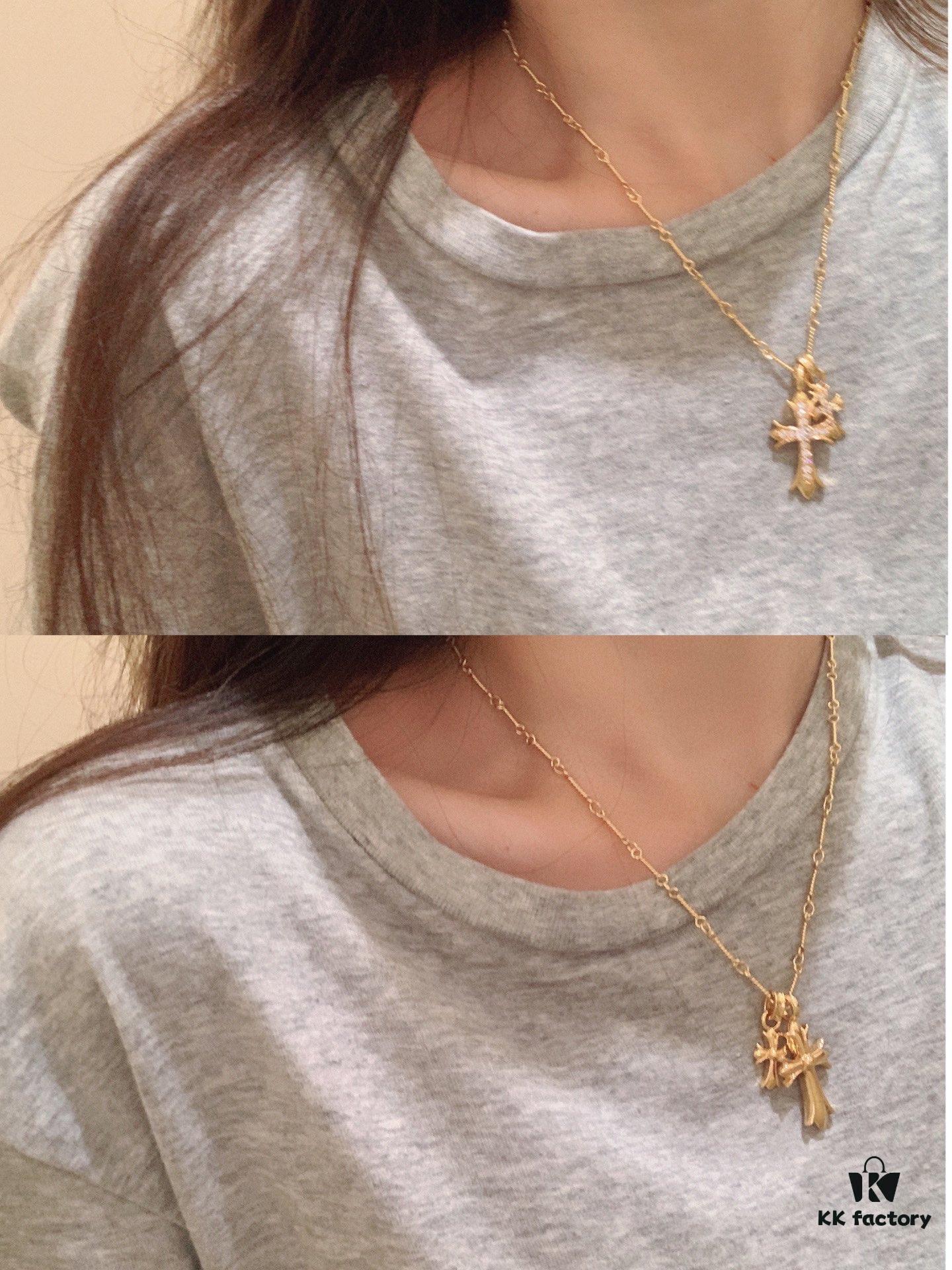 Kuroshin Trendy Essential Item: Double Cross Gold Necklace with Diamond and Polished Surfaces, Reversible and Detachable Design