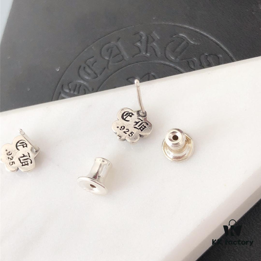 S925 Sterling Silver! Authentic Counter Ear Studs! Stylishly Casual When Paired with Chrome Hearts, the Cross Design Highlights Individuality, Perfect for Everyday Casual Wear. Looks Great as a Single Piece for Men Too! The Combination of Studs and Hoops Ensures Breathability!