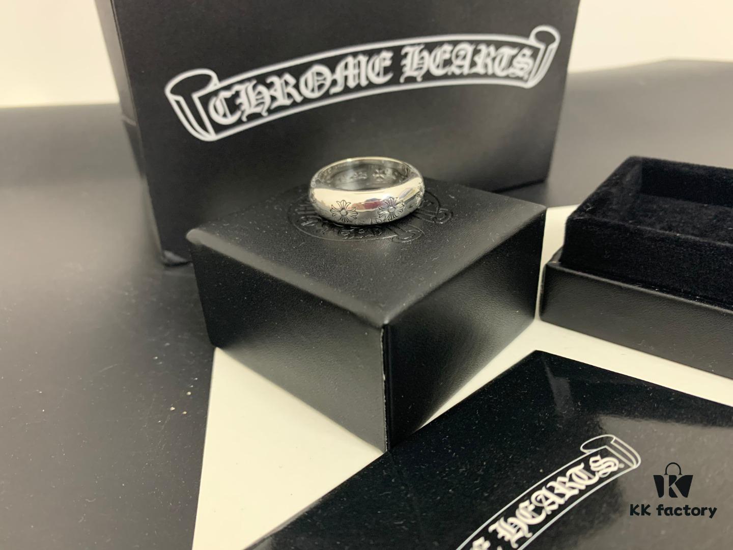 Chrome Hearts Arc Mirror-Finish Cross Ring, Size 12-24