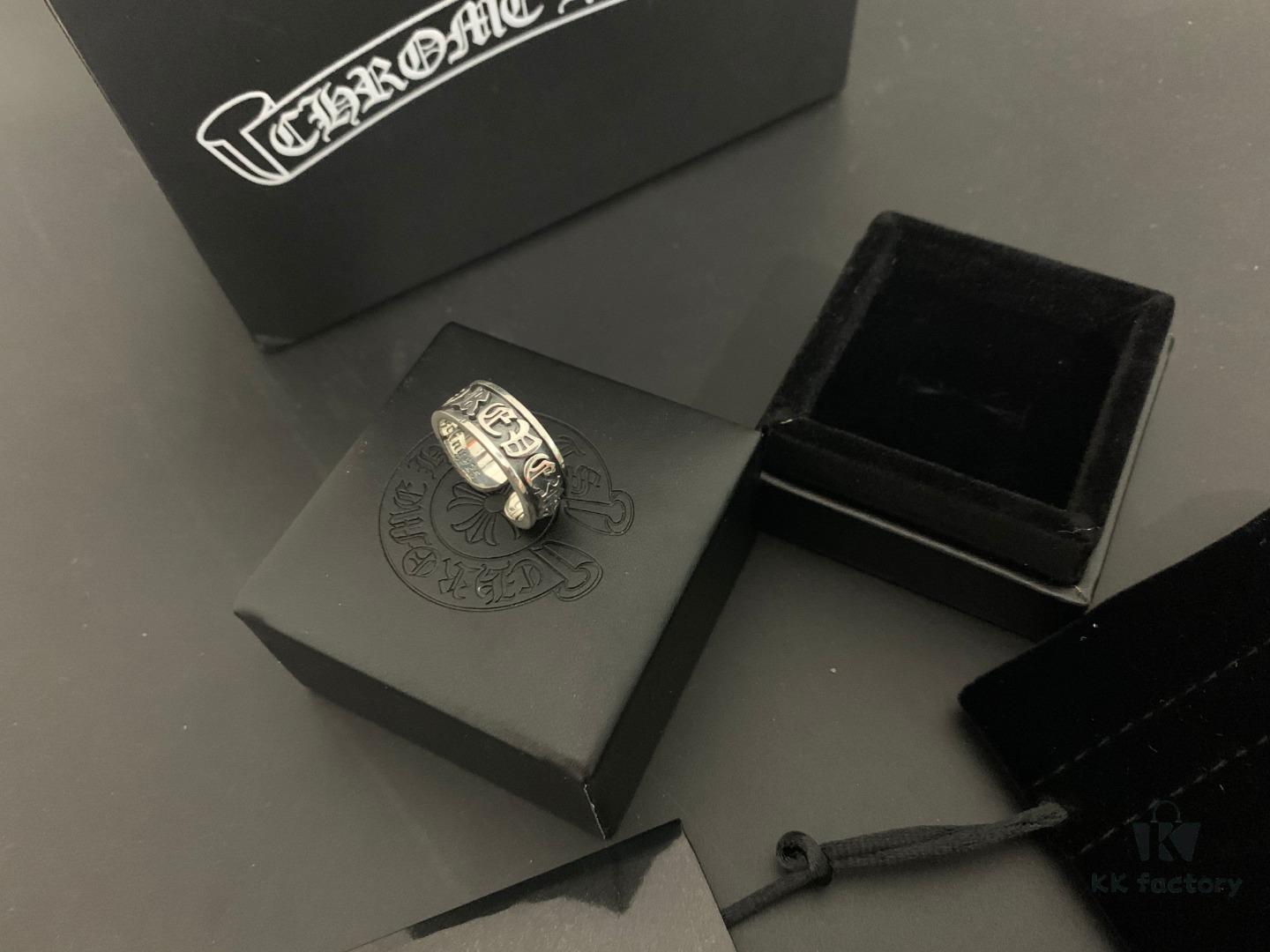 Chrome Hearts Unisex Ring with Eternal Letter Design