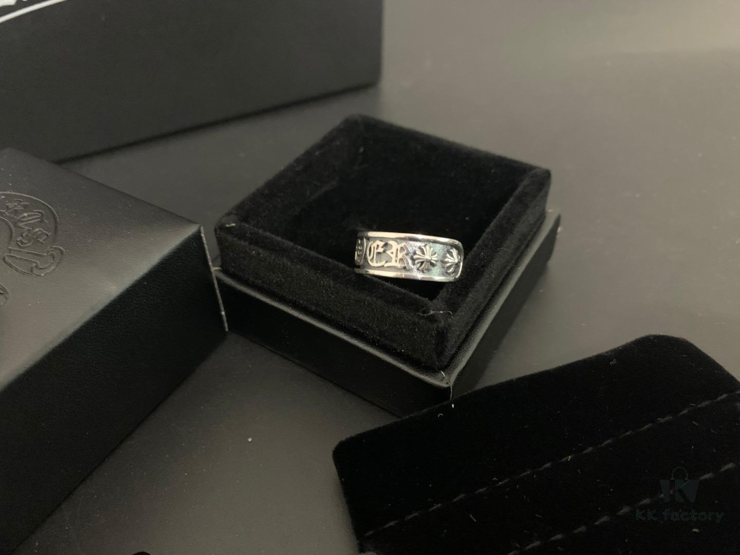 Chrome Hearts Unisex Ring with Eternal Letter Design