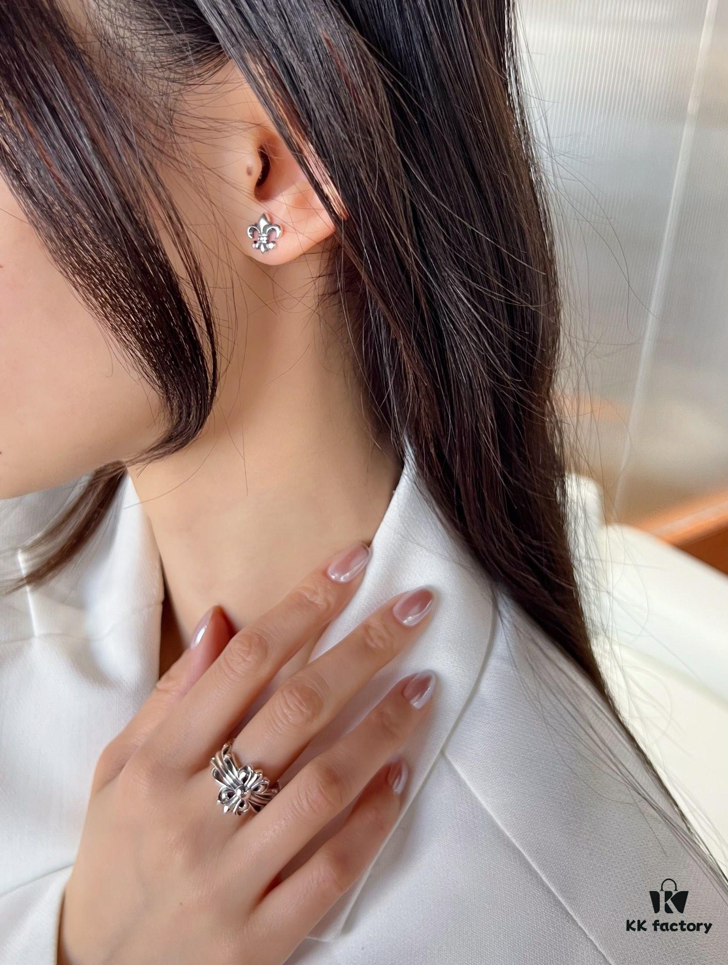 Suitable for Various Styles, Perfect for Both Sweet and Cool Girls!