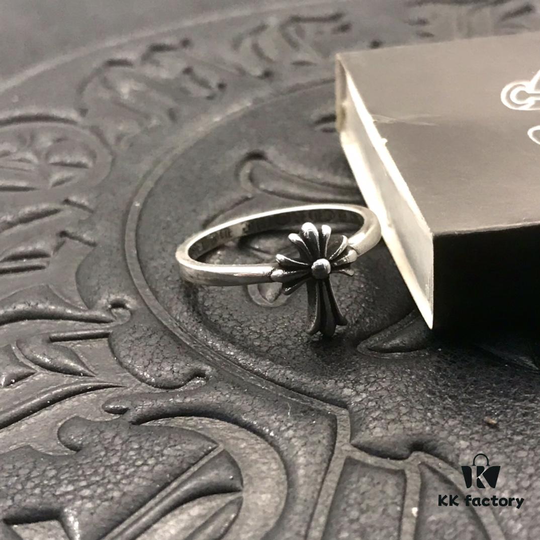 High-End Chrome Hearts Long Cross Flower Small Ring, Clear Engraving, Unisex Design, Available in US Sizes 5 to 9