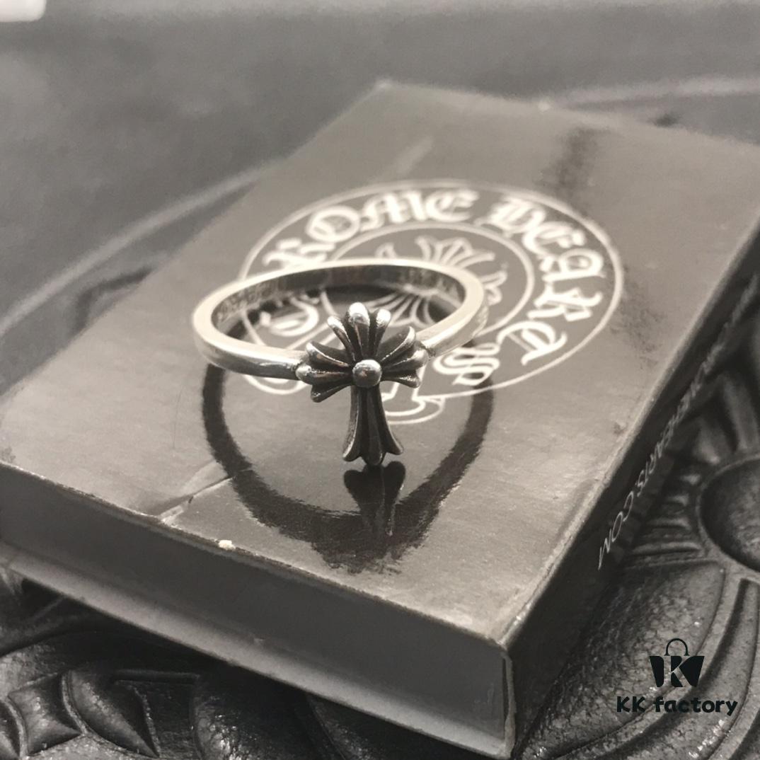 High-End Chrome Hearts Long Cross Flower Small Ring, Clear Engraving, Unisex Design, Available in US Sizes 5 to 9