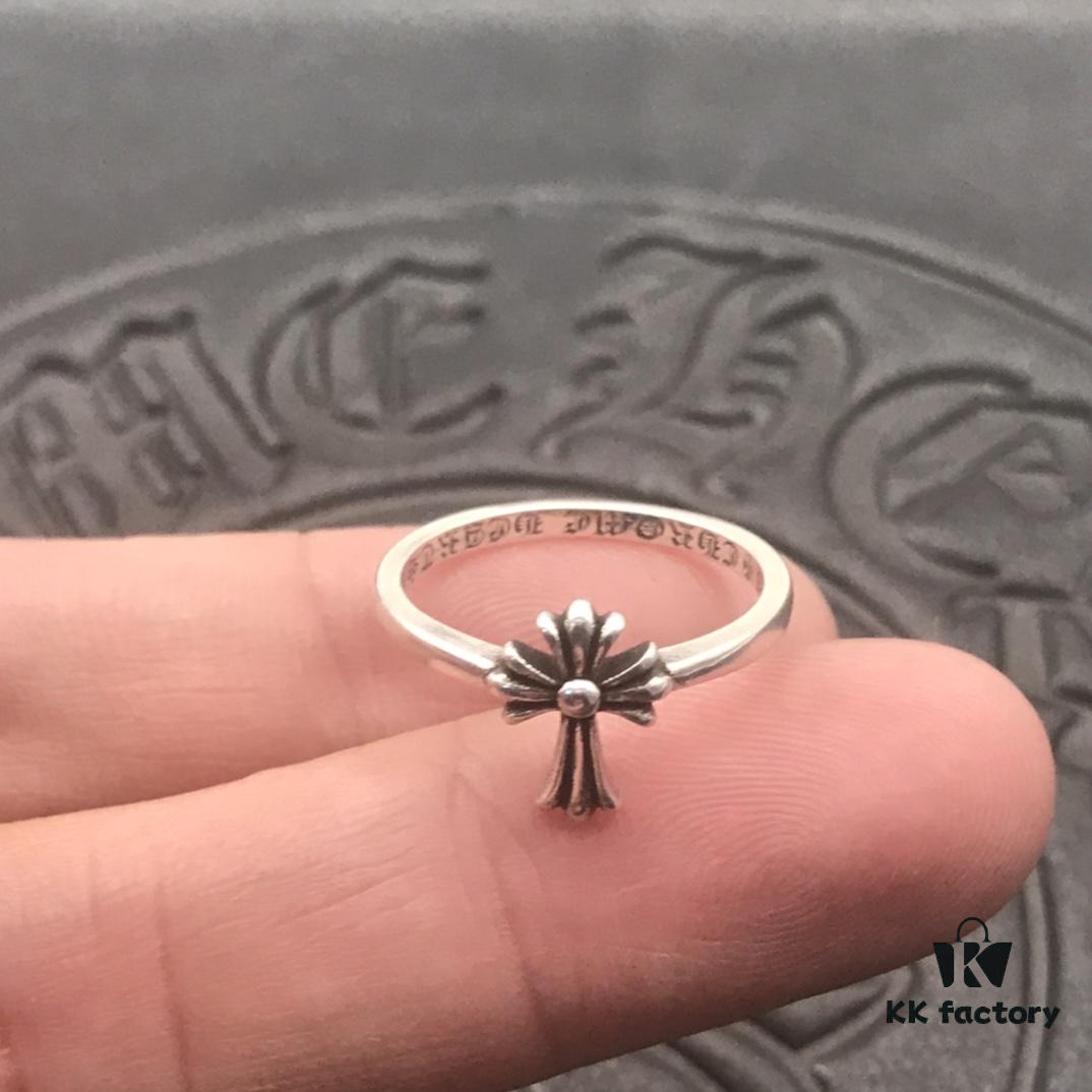 High-End Chrome Hearts Long Cross Flower Small Ring, Clear Engraving, Unisex Design, Available in US Sizes 5 to 9