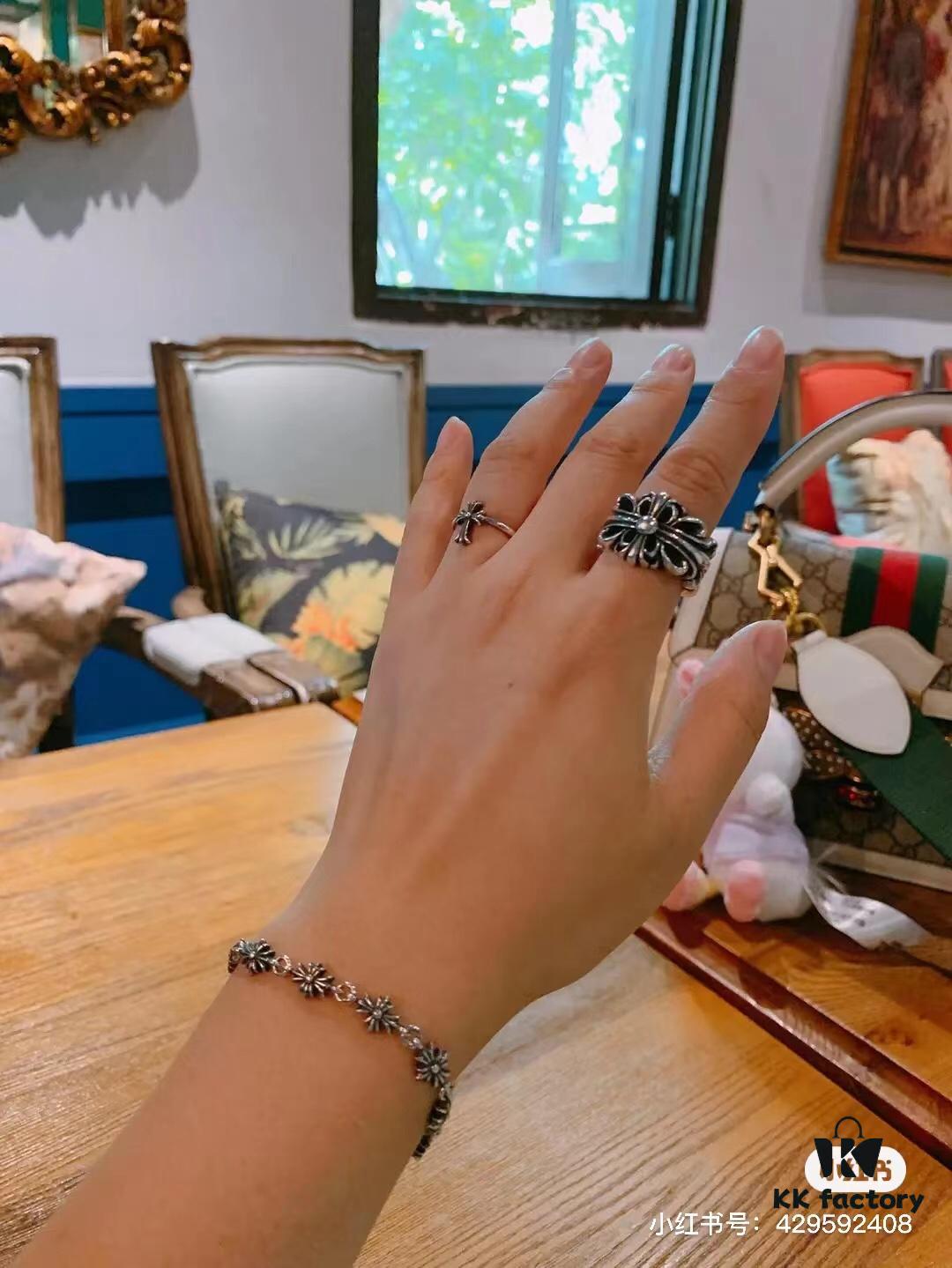 High-End Chrome Hearts Long Cross Flower Small Ring, Clear Engraving, Unisex Design, Available in US Sizes 5 to 9