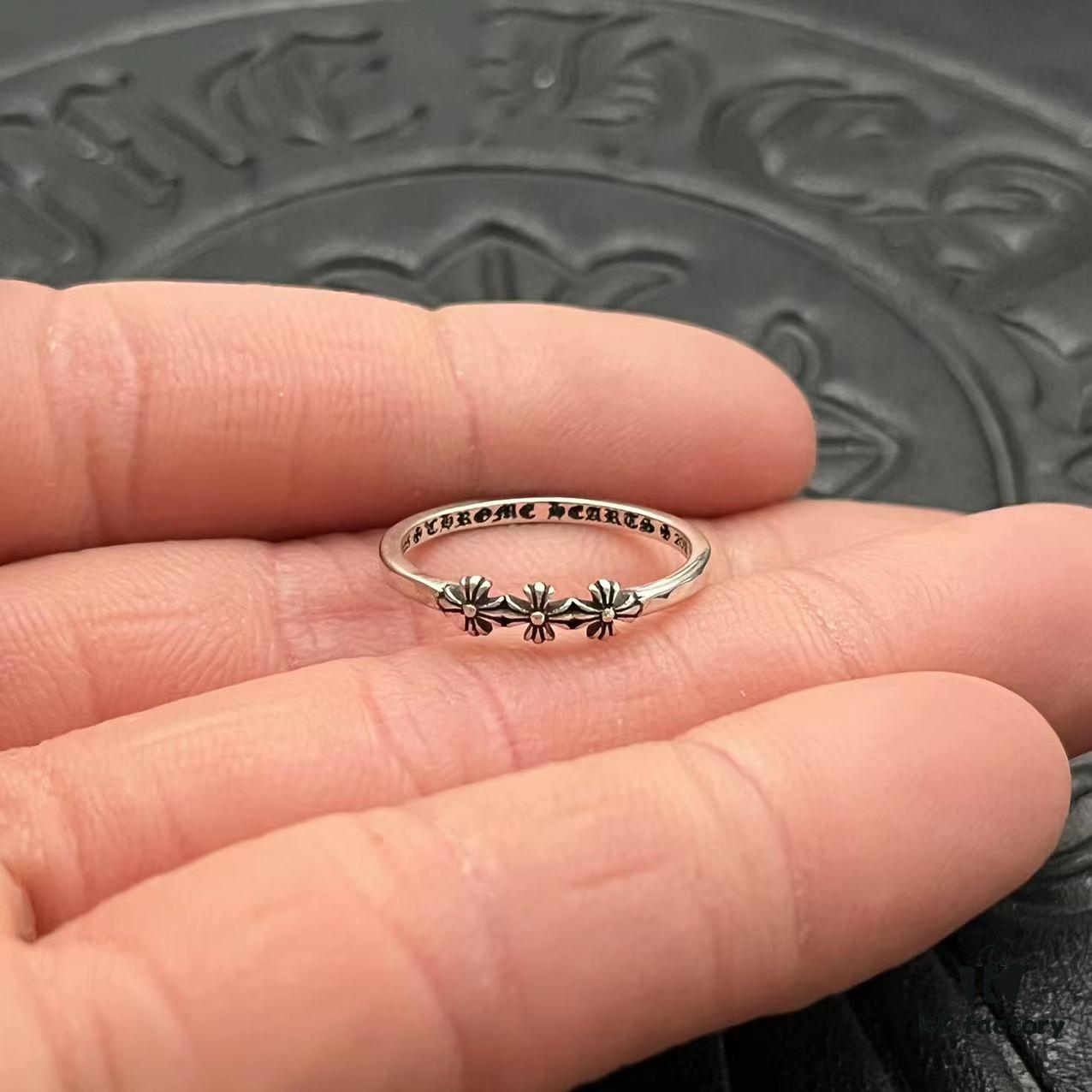 CHROME HEARTS High-Quality Cross Thirty-Character Floral Thin Ring