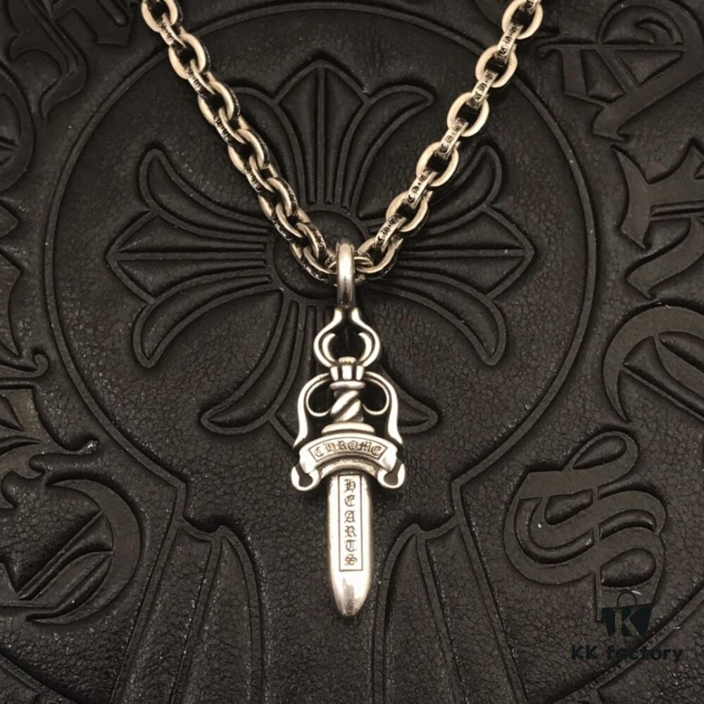 High-Version Koro Heart Medium Double-Sided Sword Pendant with Clear Engraving, Paired with Letter Chain, Available in 50-70cm Length
