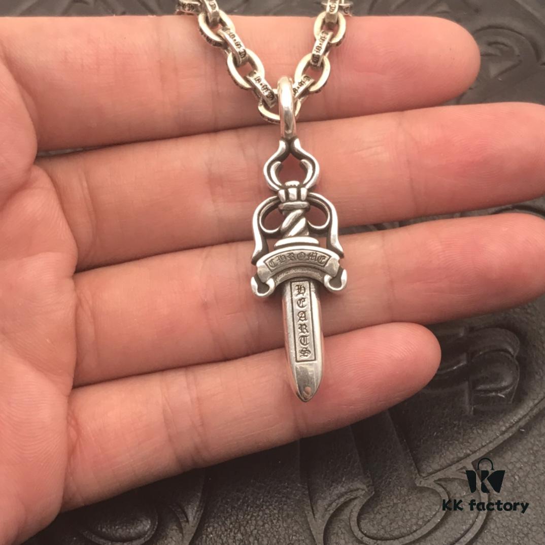 High-Version Koro Heart Medium Double-Sided Sword Pendant with Clear Engraving, Paired with Letter Chain, Available in 50-70cm Length