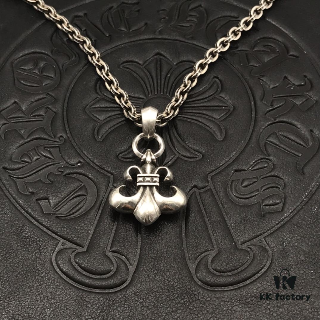 High Version Crocs Large Double Ring Boy Scout Flower Pendant with Letter Chain, Size 50-70, Can Be Paired with Other Necklaces