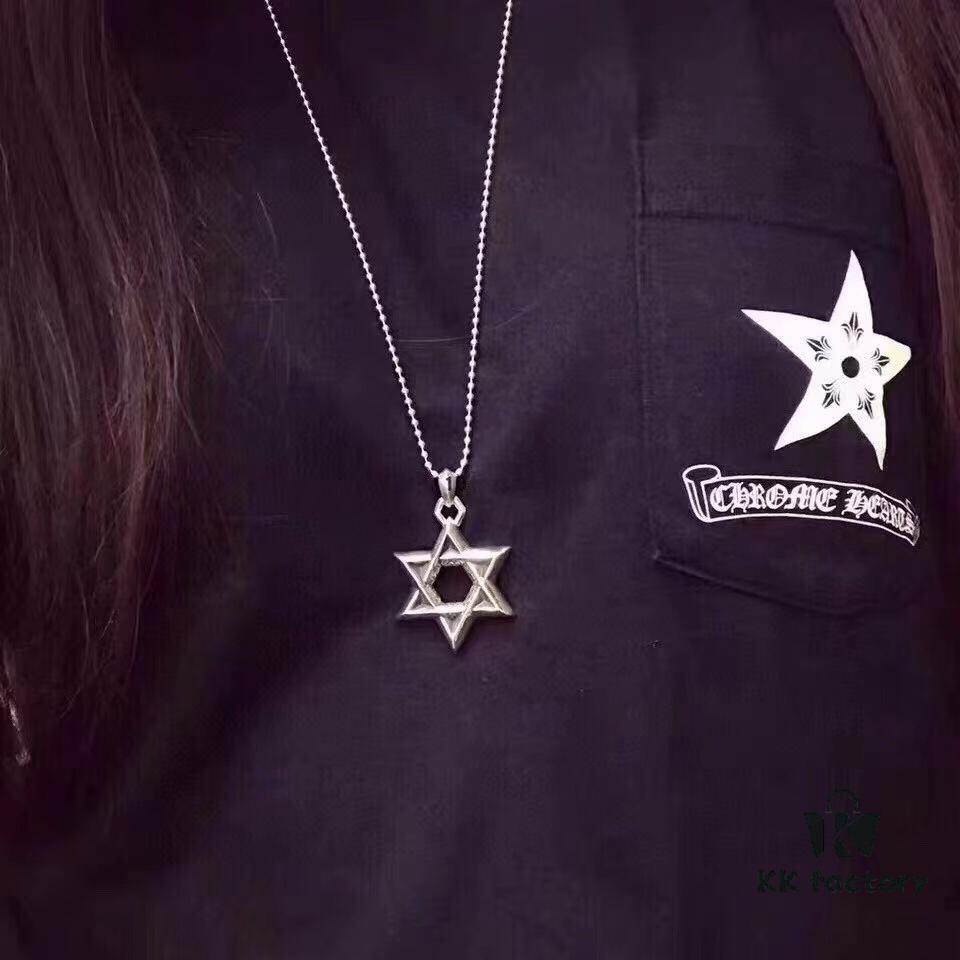 High-Version Chrome Hearts Large Six-Pointed Star Pendant Necklace, Worn by Numerous Celebrities, Gradual Size Transition from Small to Large at Every Angle, Precise Details, Original Handwritten Engraving, Paired with Letter Chain, Adjustable Length 50-70cm Available
