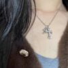 High-Version Crocs Heart White Diamond Aged Double Cross Necklace, One Style Four Wears, The Pinnacle of Cross Necklaces, A Timeless Classic