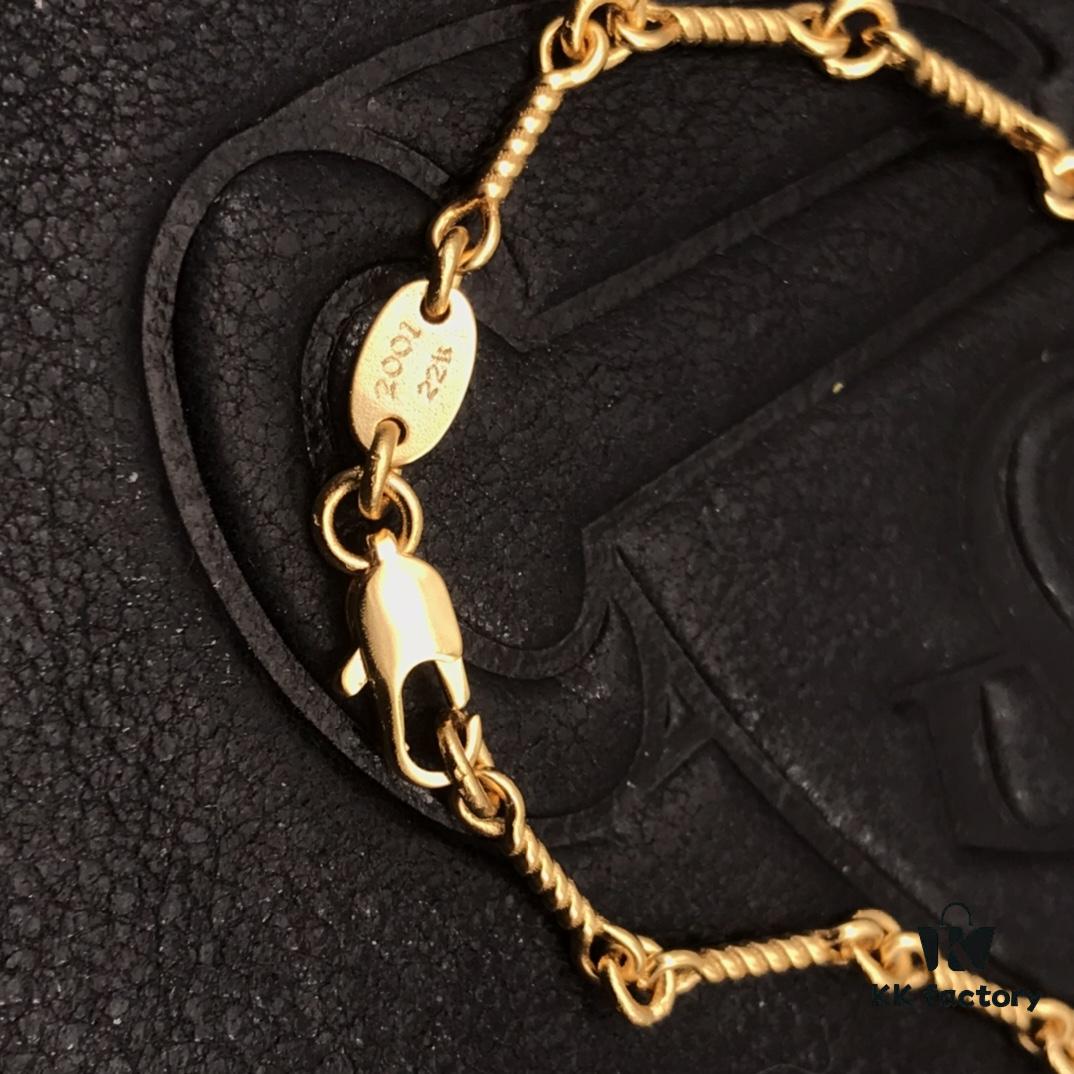 High-Version Chrome Hearts Green Diamond Double Cross Necklace, Thick 22K Gold Plated, Distinct from Common 18K Gold Tone, 22K Offers a Rich Color Close to Pure Gold, One Necklace with Four Adjustable Chains, The Pinnacle of Cross Necklaces, A Timeless Classic